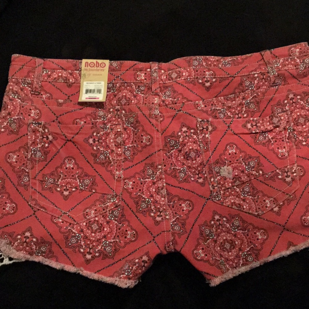 Shorts - Picture 3 of 3